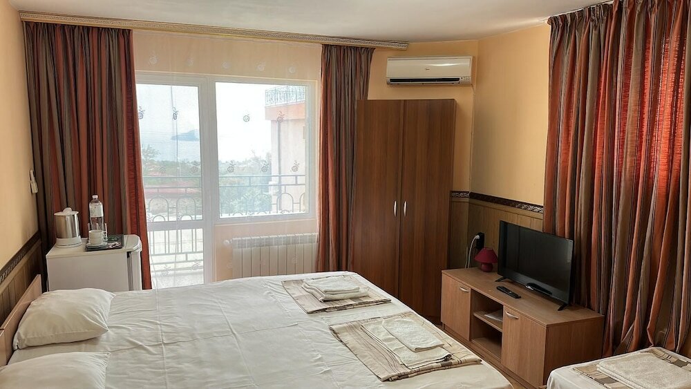 Фото Hayat Hotel Ltd