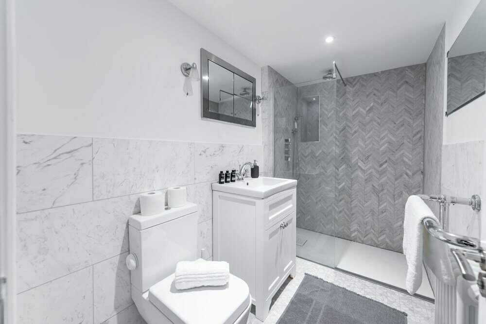 Фото Stunning Period Feature House