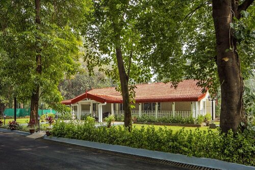 Гостиница Amã Stays & Trails Sluice House, Lonavala в Лонавала