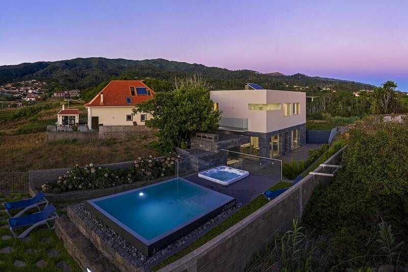 Гостиница Swimming Pool in Fajã da Ovelha - Casa da Maloeira