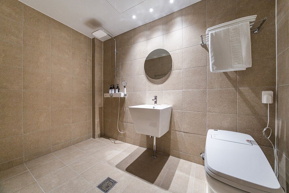 Фото Brown Dot Hotel Eurwangri