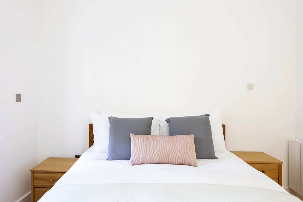 Фото Bright & Comfortable Angel Apartment