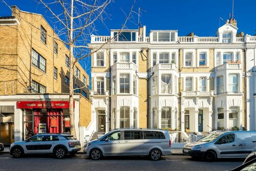 Altido Social Distancing for 4 in Earl's Court