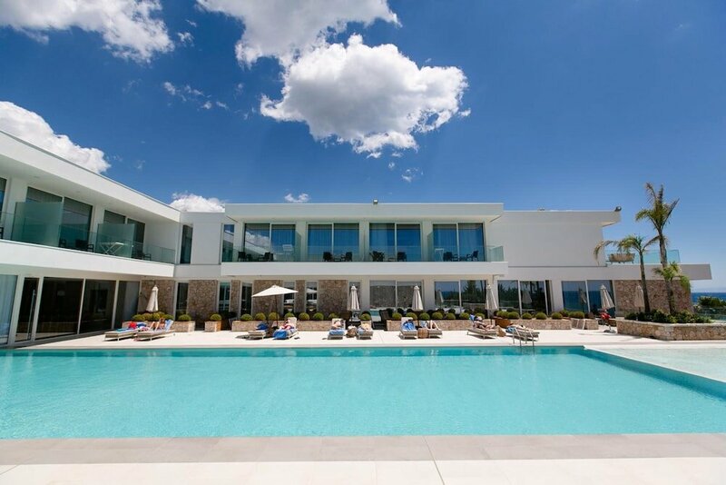 Гостиница Empire Beach Resort
