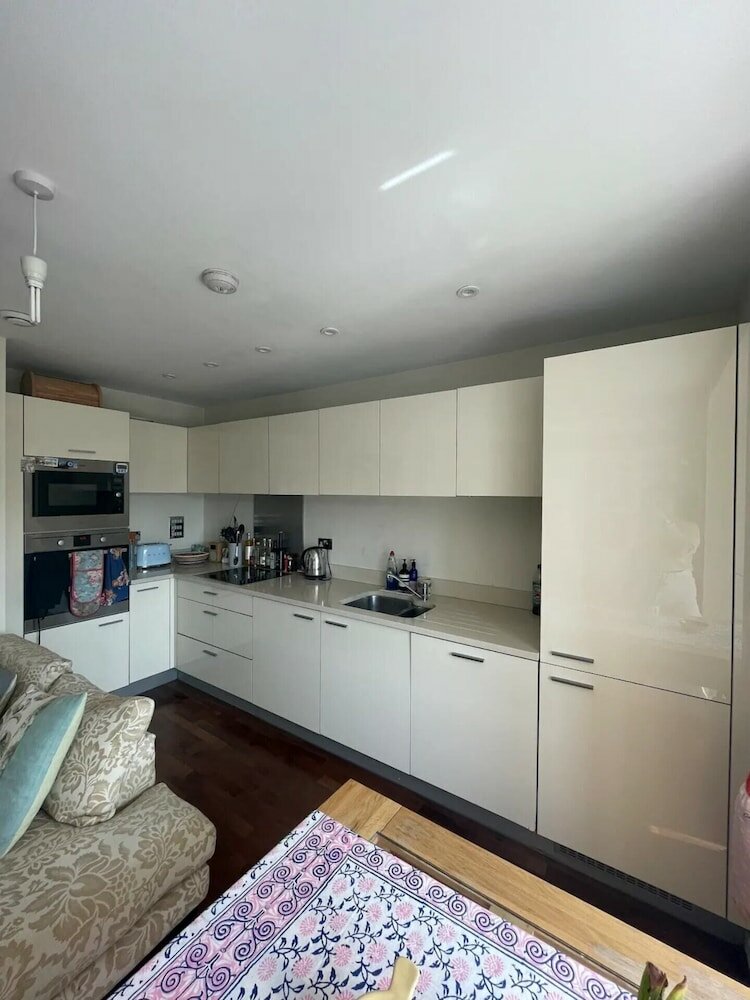 Фото Beautiful & Stylish 1bd Flat - Fulham