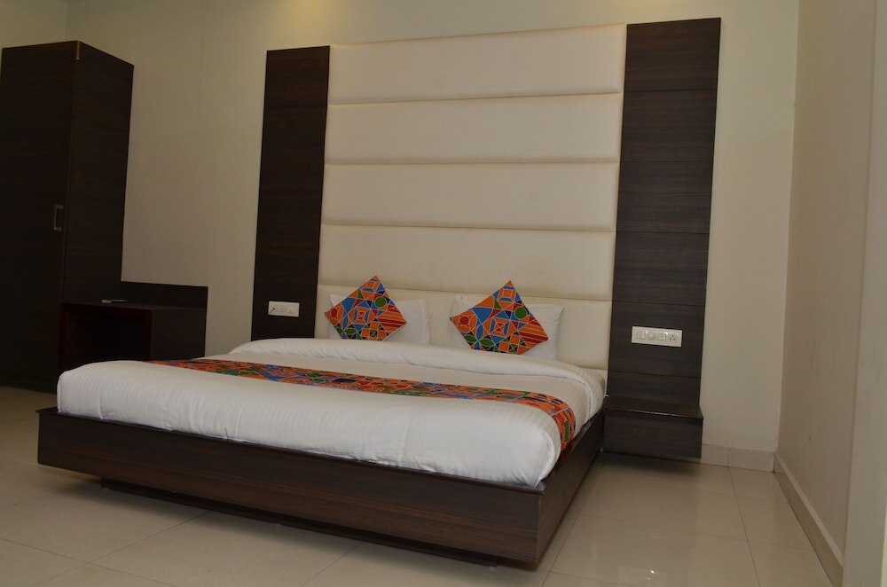 Фото FabHotel Kk Continental