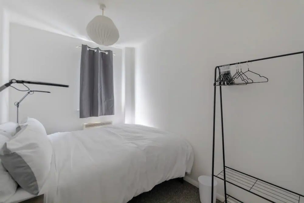 Фото Vibrant & Snug 2bd Flat - Beckton