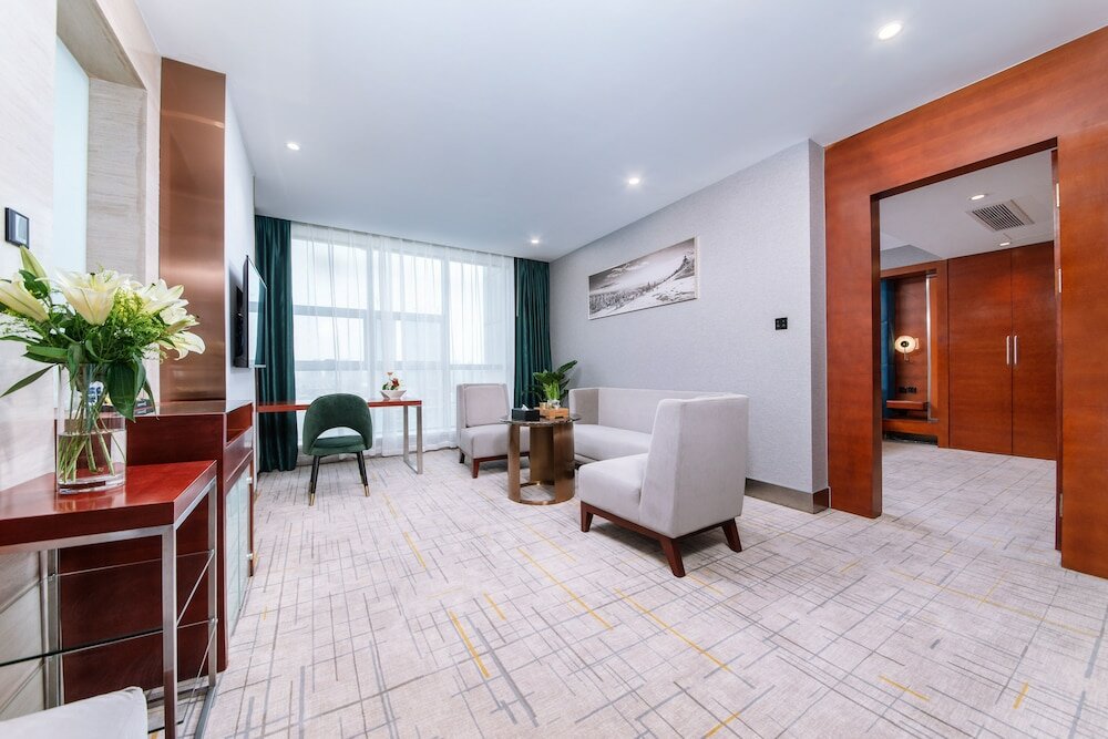 Фото Golden Tulip Wuhan Wangjiawan