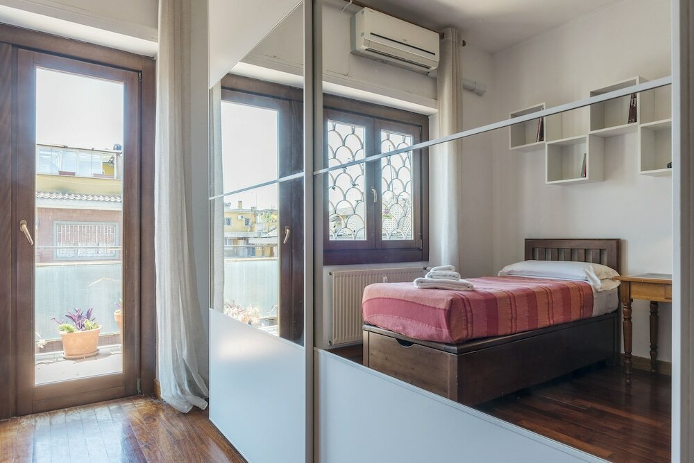 Фото Portaportese Wooden Flat