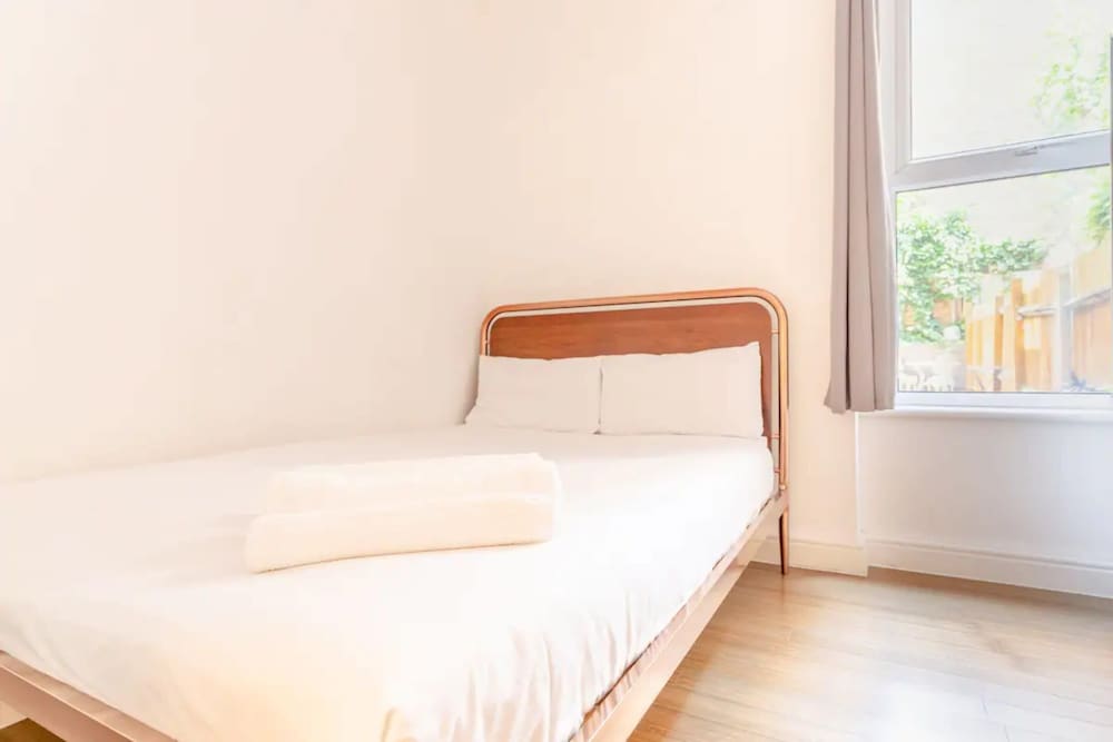 Фото Spacious 2 Bedroom in Gorgeous Camberwell With Garden