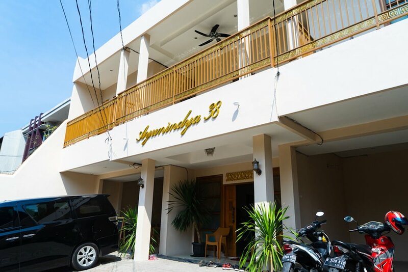 Гостиница RedDoorz near Cipinang Indah Mall в Джакарте