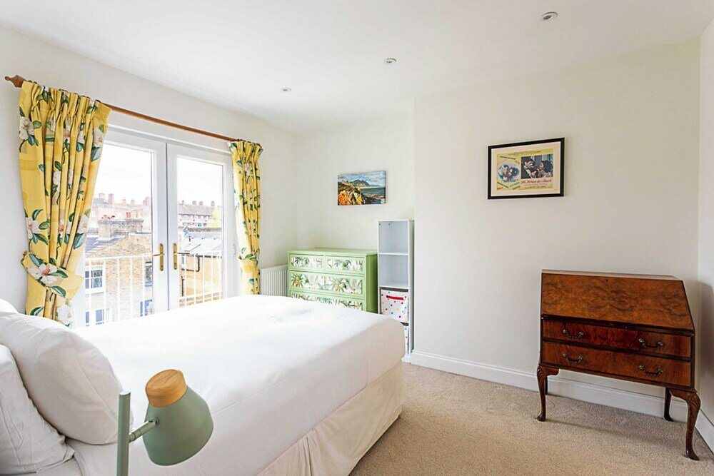 Фото Gorgeous Brixton Garden House