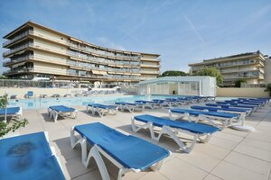 Гостиница P&v Residence Saint Laurent Du Var в Сене-Лоране-дю-Варе