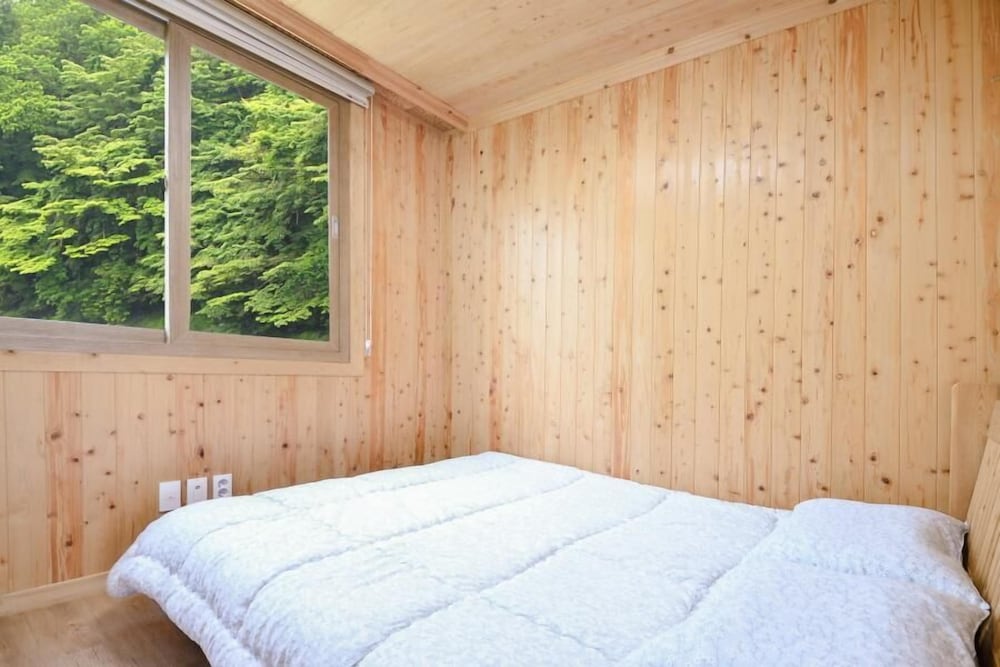 Фото Yeosu Sea and Starnight Pension