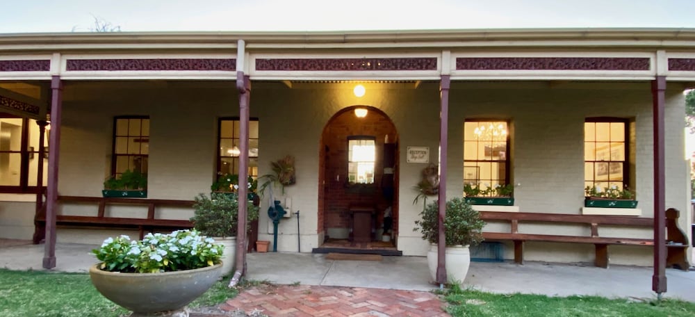 Фото отеля 1