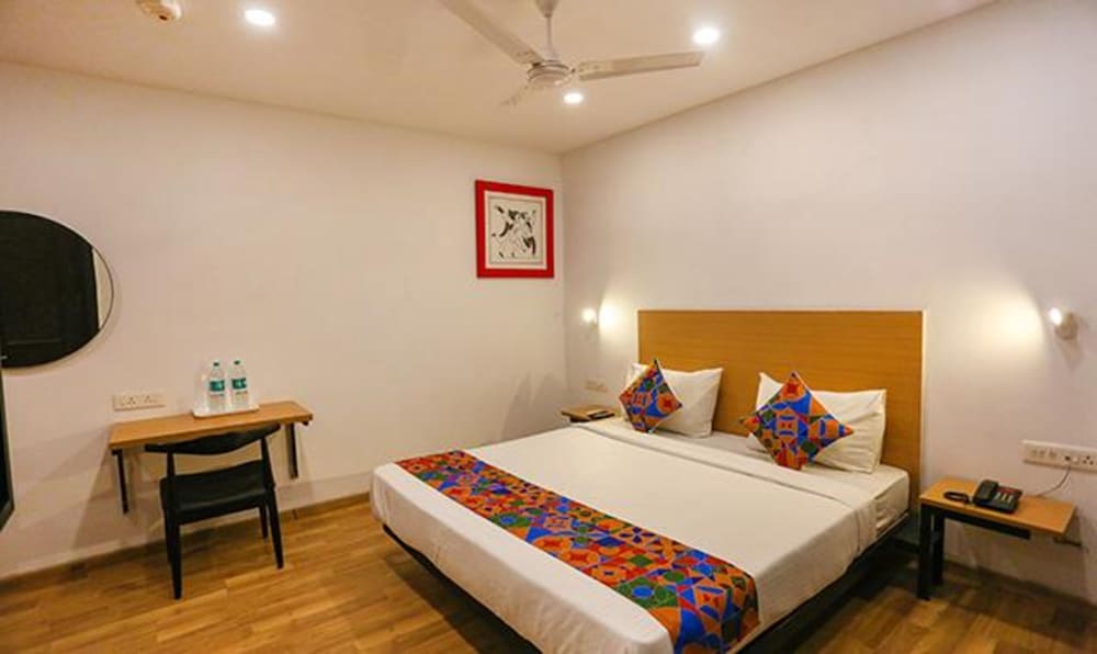 Фото Fabhotel F9 Paschim Vihar