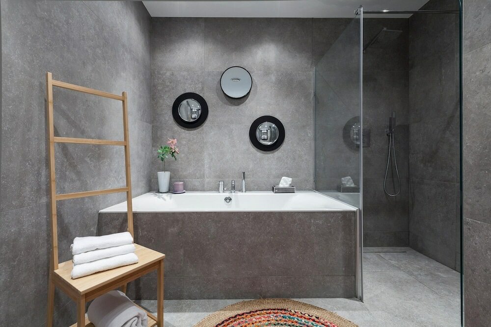 Фото Unit 4 - Spacious Smart Home Triplex Private Garden & Parking