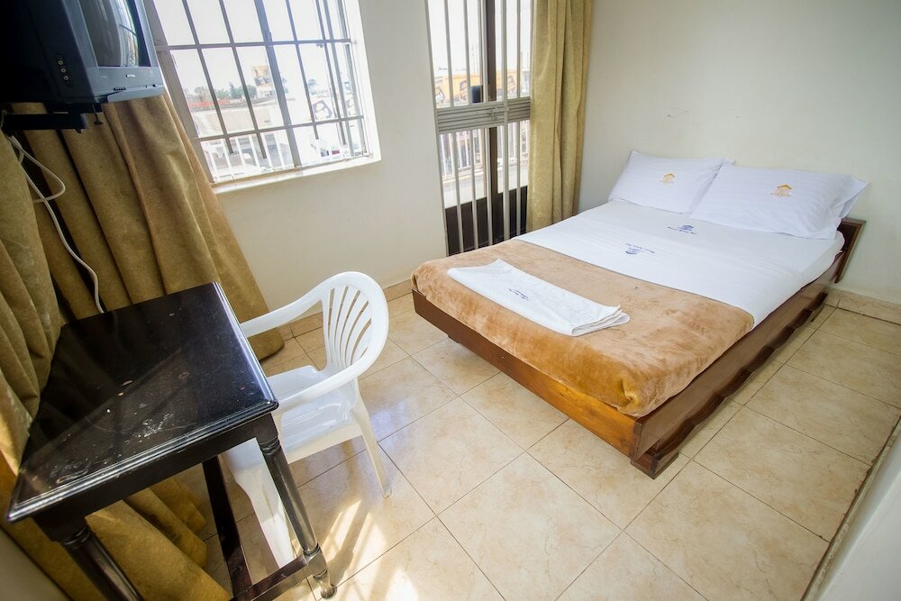 Фото Mwana Highway Hotel Iganga