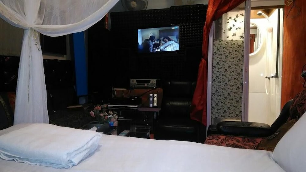 Фото Backpacker Guest Home