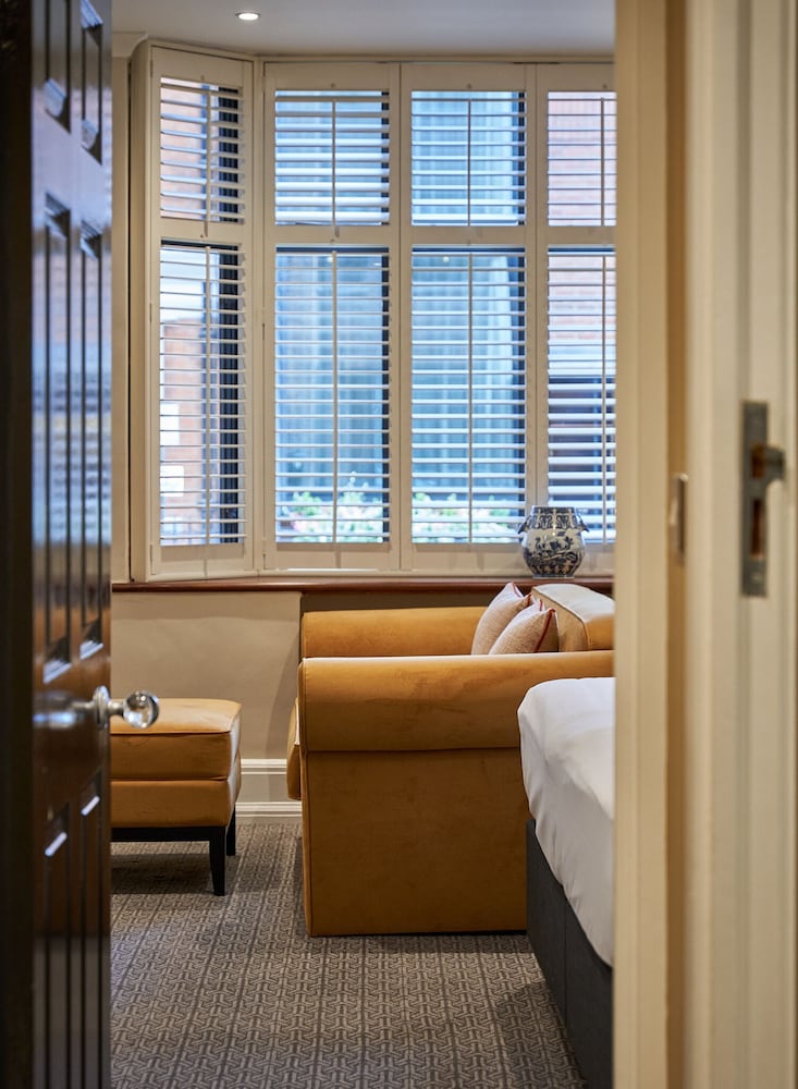 Фото The Capital Hotel Apartments & Townhouse