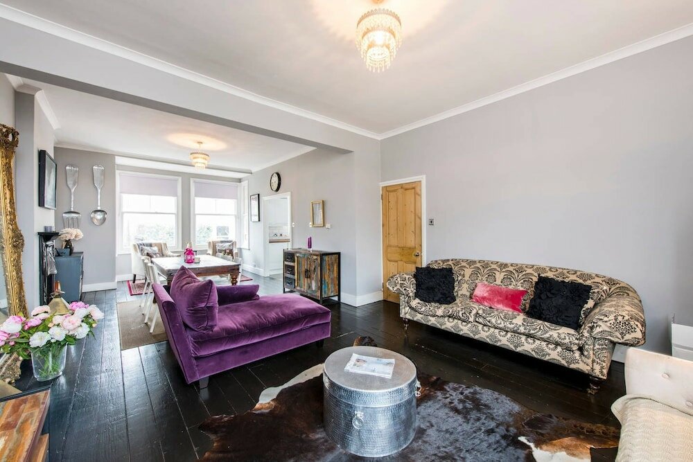 Фото Bright, Stylish 3bed Flat in West Hampstead