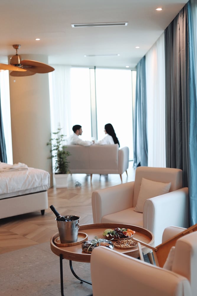 Фото MiraMar Luxury Residences