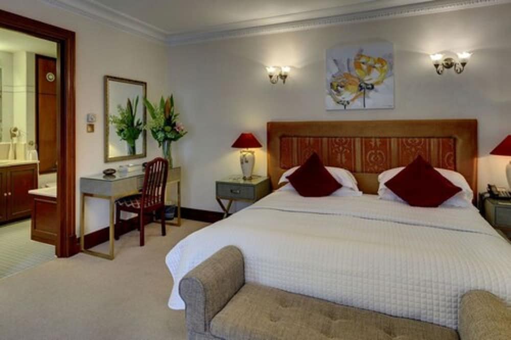 Фото Carlton Court - Mayfair