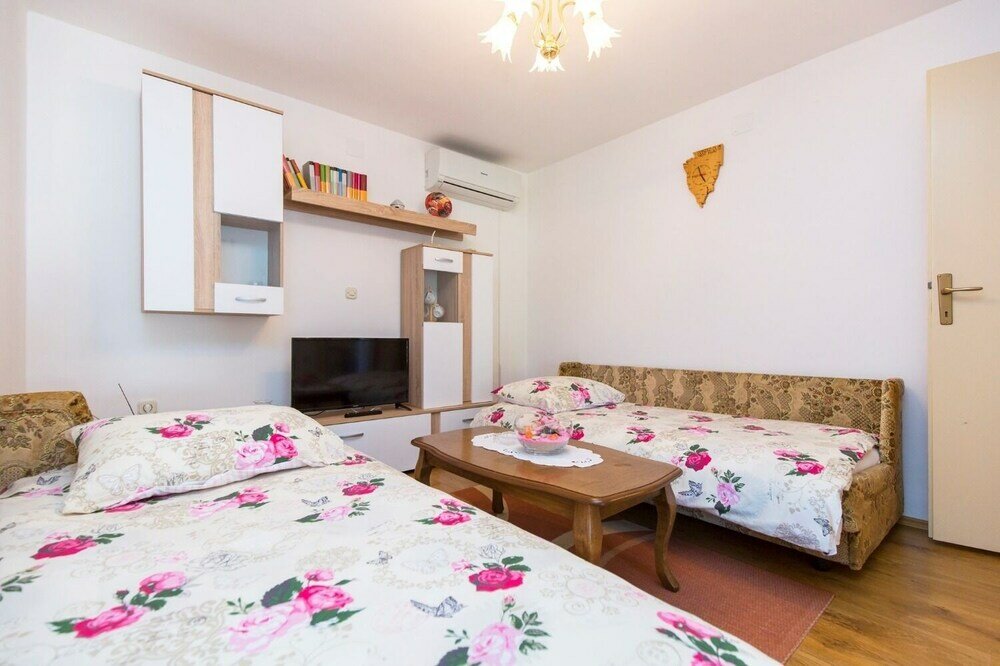 Фото Josip - Private Swimming Pool - H