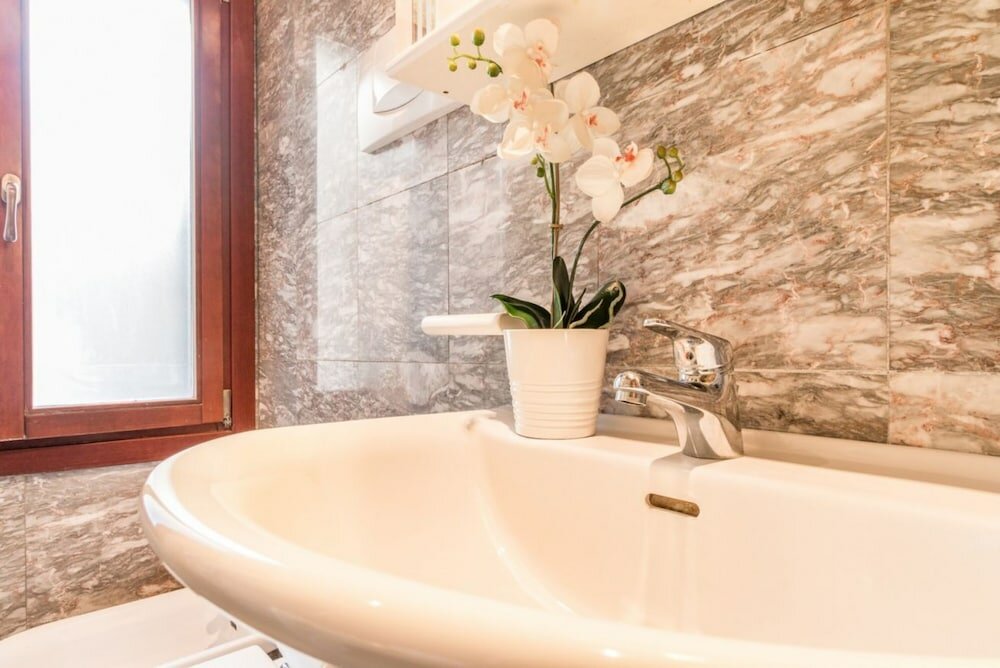 Фото LionHost Ruga Giuffa 4834