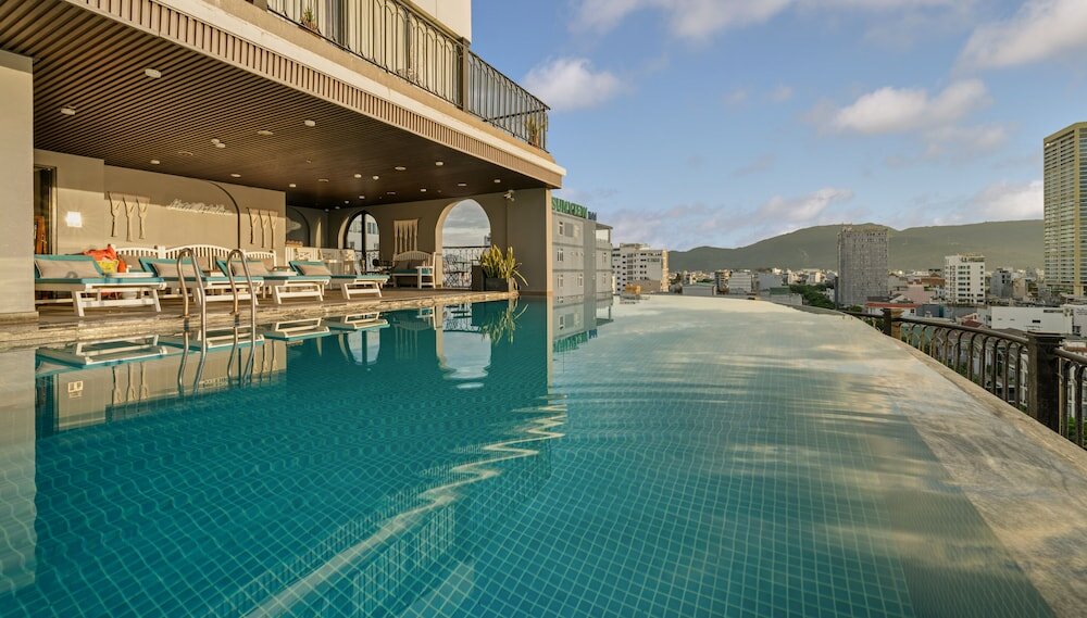 Фото Hotel Del Luna by Luk Global