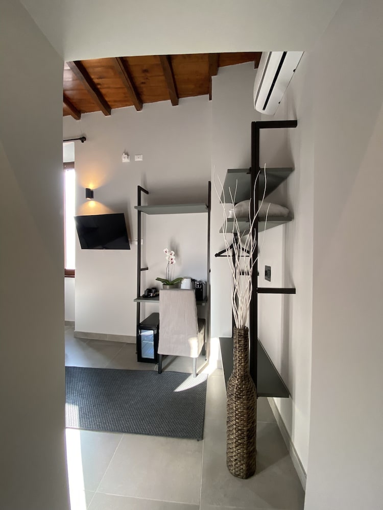 Фото Soha Piazza di Spagna Boutique