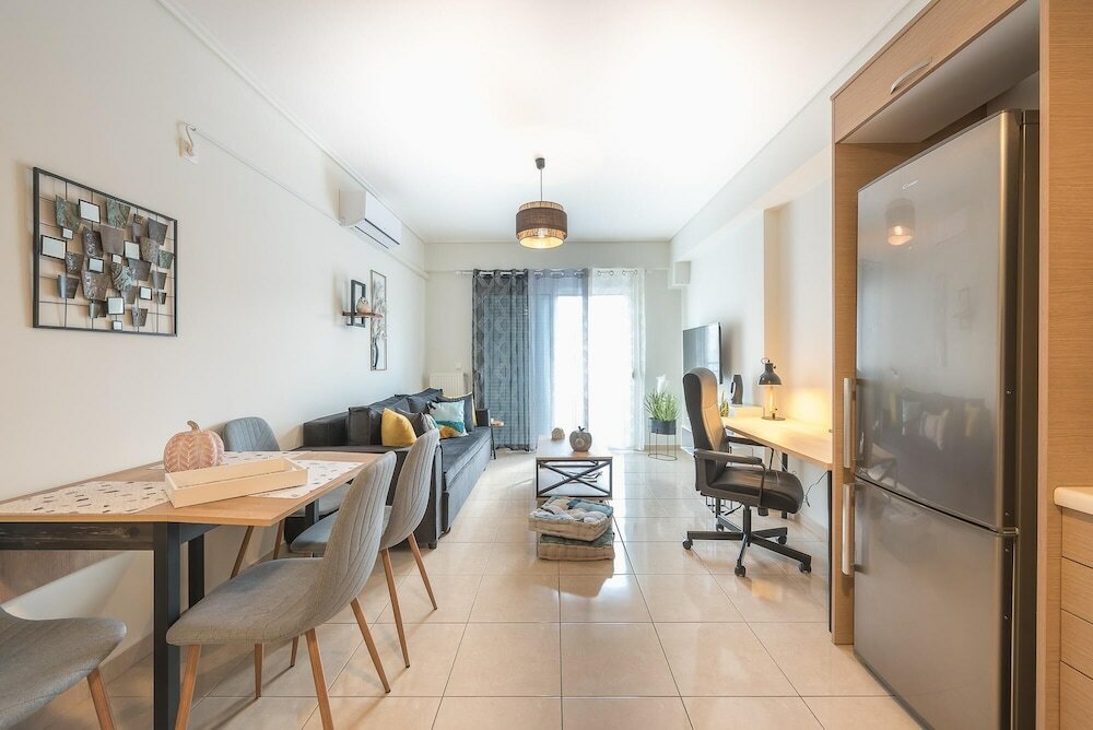 Фото Elegant Home With Balcony by Cloudkeys