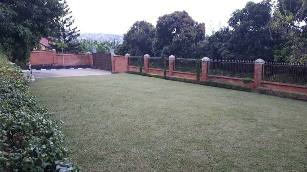 Фото Airport Hill Guest House