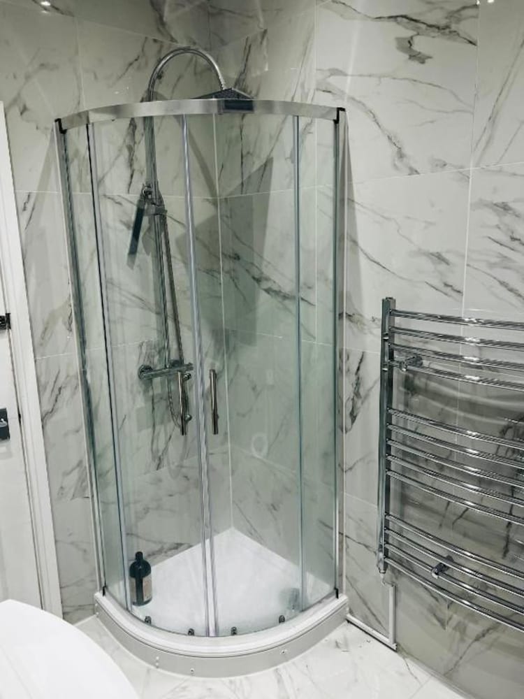 Фото Oyo The Pleasant House