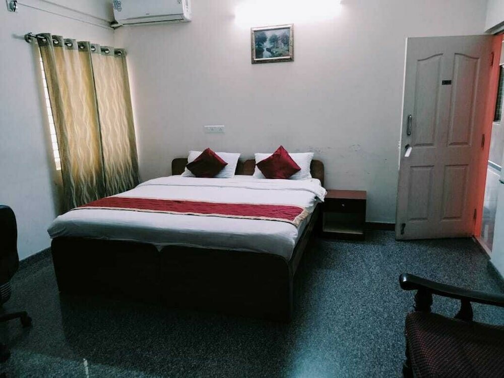 Фото Hotel G Grand by Urban Stay