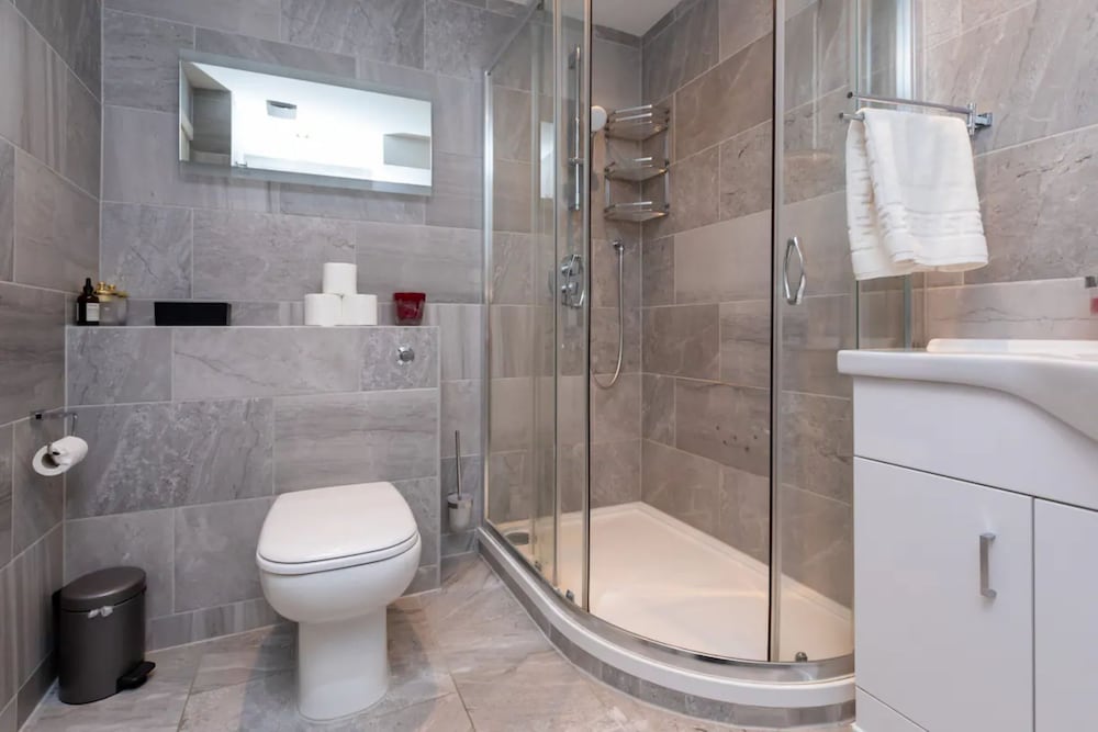 Фото Contemporary 2 Bedroom Flat W/balcony - Bayswater!