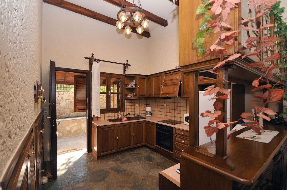 Фото Family Maisonette with Pool near Beach