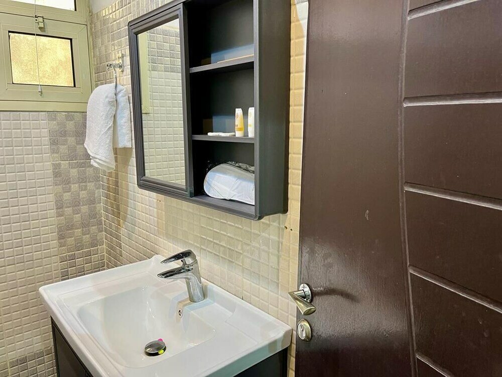 Фото Al-Aniqa Furnished Apartments