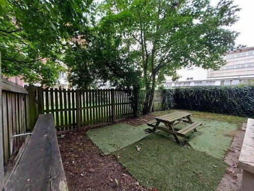 Гостиница Charming Three Bedroom 5 Double Bed Apt in London в Лондоне