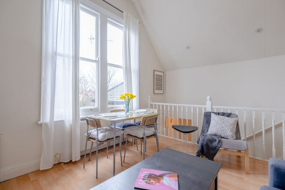 Фото Inviting 1bd Flat With Lovely Balcony - Willesden