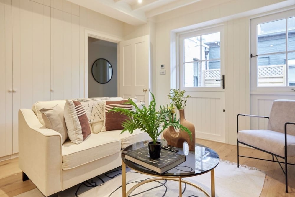 Фото The Fulham Scenery - Dazzling 2bdr Flat With Garden