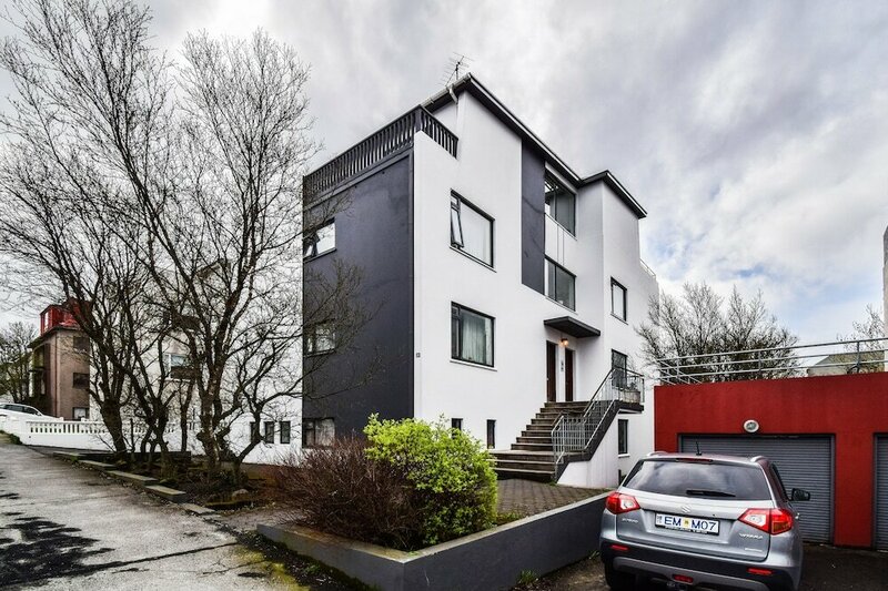 Гостиница Apartment H10 в Рейкьявике