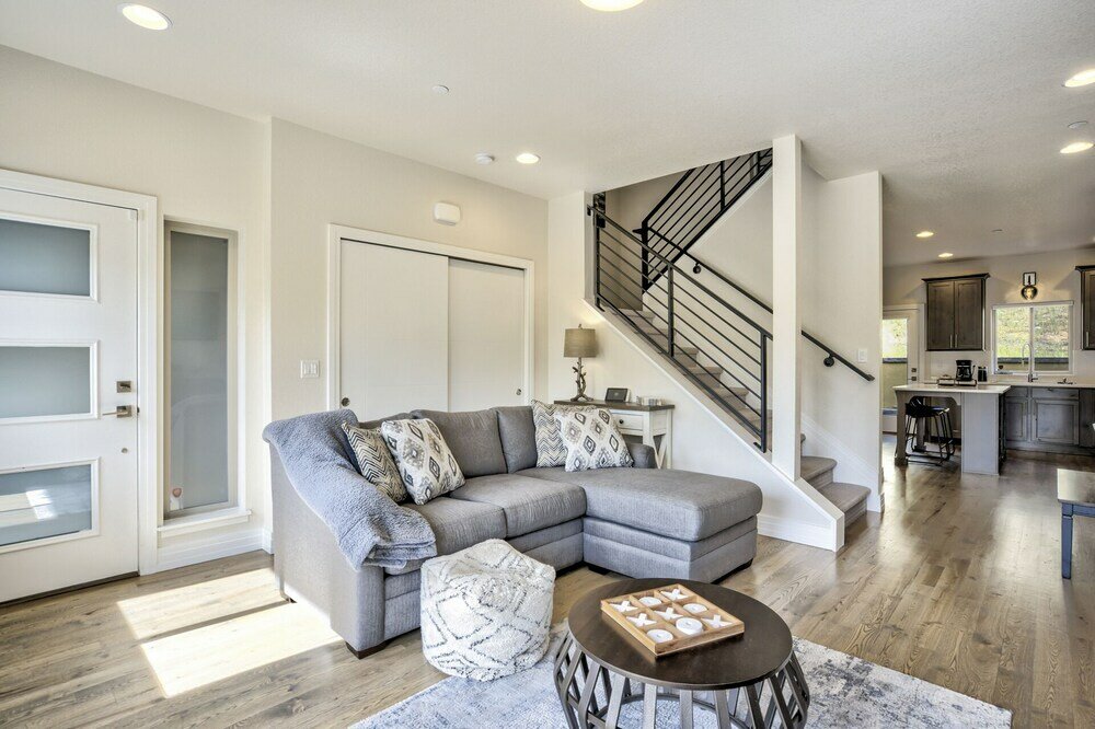 Фото Downtown Skyline Rooftop Patio Modern Townhome