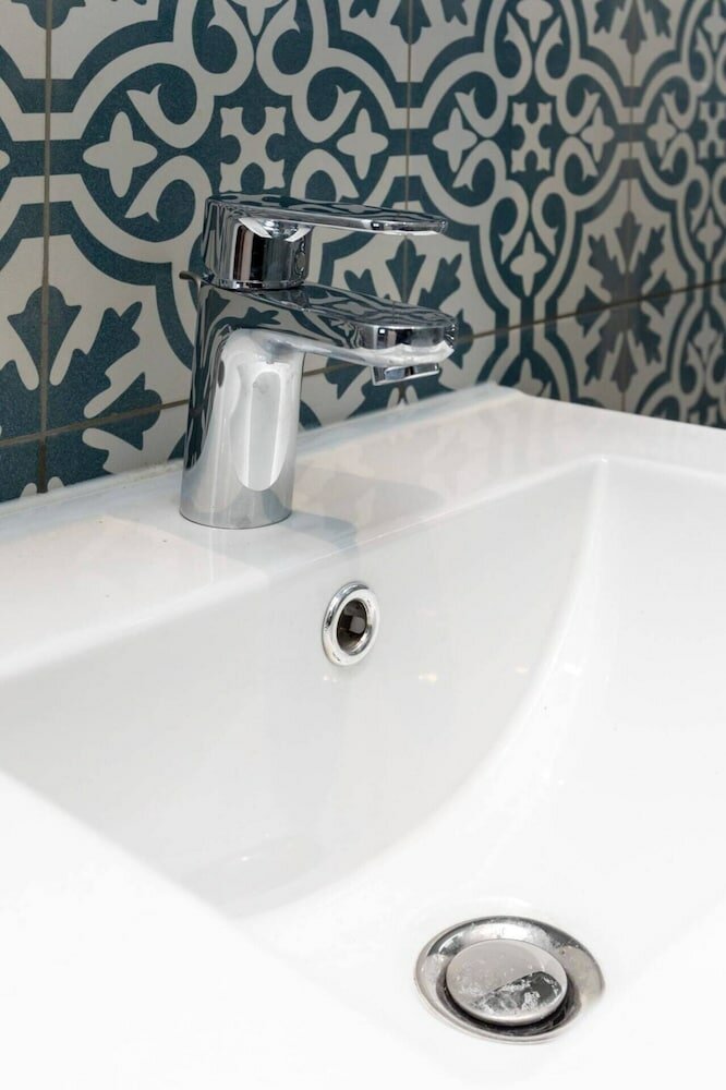 Фото Spacious & Pristine 2bd Flat - Balham