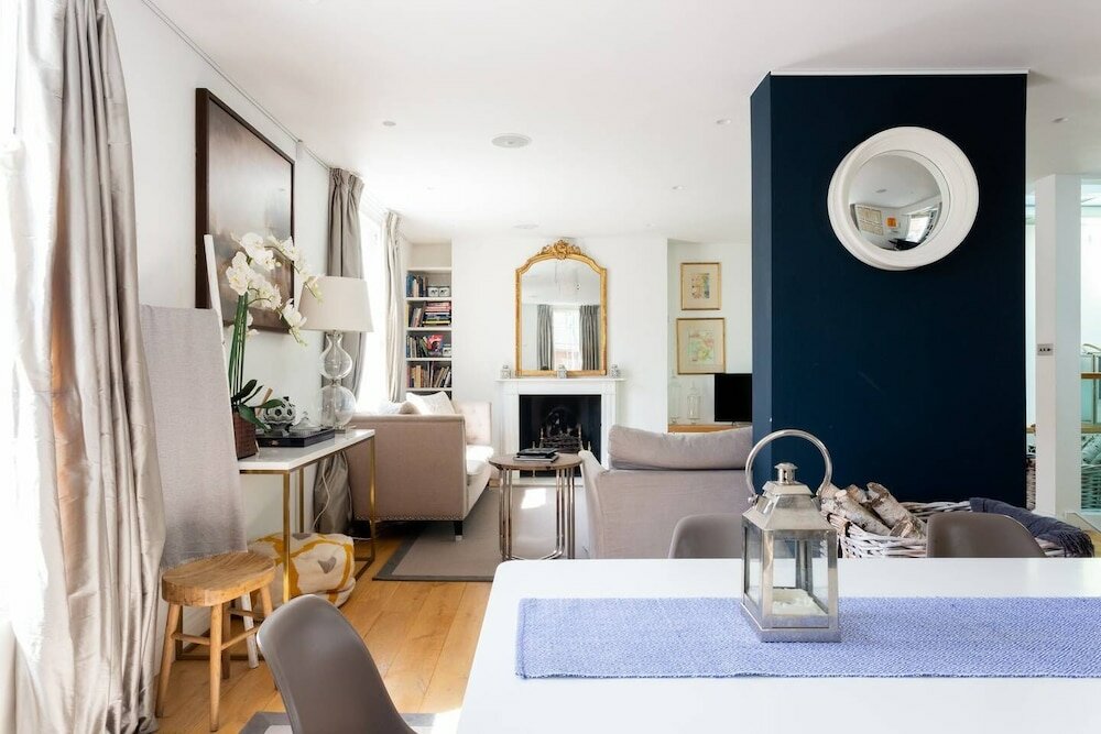 Фото Fantastic 5 Bed House in Kensington Near Museums