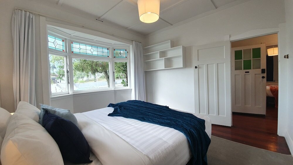 Фото Bright and Modern Oasis in Kingsland