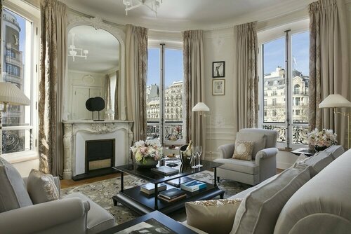 Гостиница Hotel Barriere Fouquets Paris в Париже