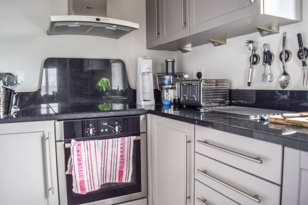 Фото Luxurious Apartment With Balcony