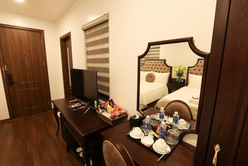 Фото Royal Văn Phú Hotel