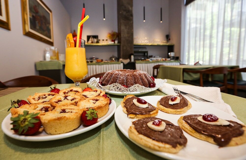 Фото Metro Hotel Tirana